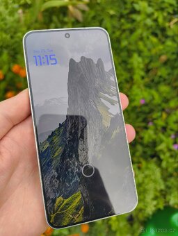 Xiaomi 15 (12/256 GB) - 2