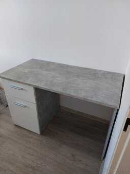 Psací stůl s kancelářskou židlí - 2