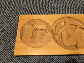 Vyřezávaný dřevěný obraz - 2