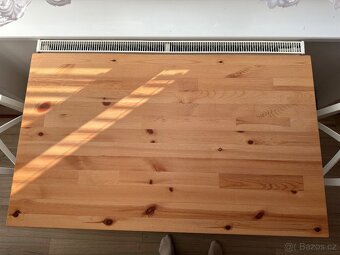 Jídelní stůl s židlemi - 2