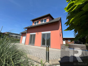 Prodej RD 5+1 s garáží a pozemkem o výměře 1050 m2 ve Vejprn - 2