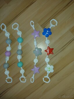 Chrastítka - hračky na kočárek - 2