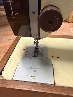 Šicí stroj VERITA - 2