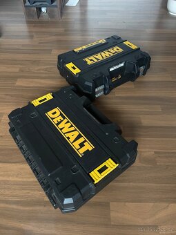 Kufr Dewalt - NOVÝ - 2