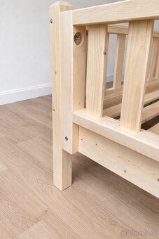 Postýlka se zábranou - 2