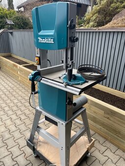 Pasova stojanova pila MAKITA - 2