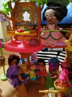 Domeček kavárna v pralese - 2