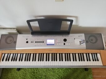 Piano Yamaha DGX-630 - 2