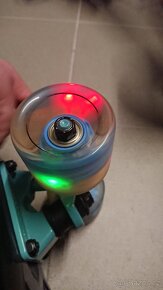 Dětský Skateboard Meteor Black Light s LED kolečky - 2