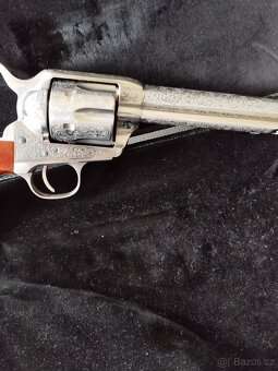Prodám revolver - 2