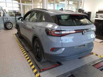 Volkswagen iD.4 Pure 109kw/LED/navi/senzory/keyless/300km - 2