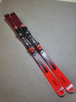 SJEZD. CARV. ATOMIC REDSTER G8 - 161 CM - 2