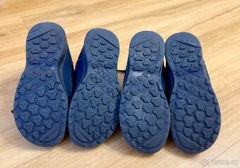 2x zimní boty vel. 38 nejen pro dvojčata - 2