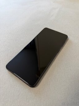 Mobilní telefon Samsung S21 FE - 2