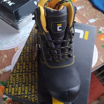 Pracovní boty 43 - 2