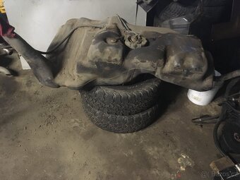 Vw t4 2.5tdi 75kw syncro nádrž - 2