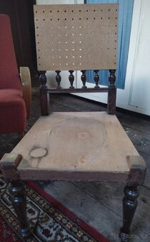 Dvě starožitné židle - 2