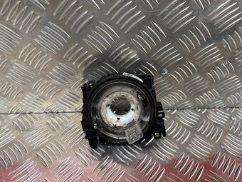 VOLANTOVÝ KROUŽEK 5K0953549E - 2