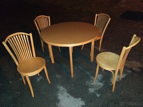 Stůl a 4 židle z masivu v perfektním stavu - 2