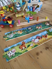Velký set dřevěných hraček + Věšák Ikea Flisat - 2