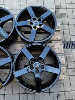 Alu kola, disky r17 5x112 Wheelworld - 2