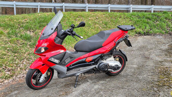 Gilera Nexus 500 maxi skútr - 2