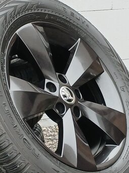 Pěkná zimní orig alu Škoda Kodiaq 215/65/17 vzorek 8mm - 2