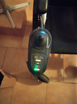 Elektrický invalidní vozík - 2
