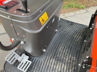 Minibagr CR13OH, 1300 kg, tříválcový motor YANMAR - 2