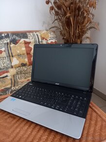 Acer TravelMate P253 - 2