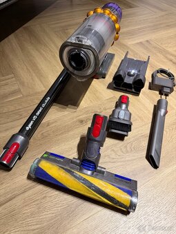 tyčový vysavač Dyson V15 Detect Absolute 2023 - záruka - 2
