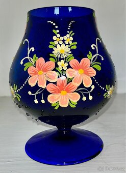 Ručně malovaná modrá sklenice s číslem 70 - 2