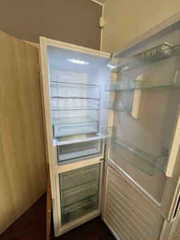 Prodám lednici Candy CCE7T618EW - 2