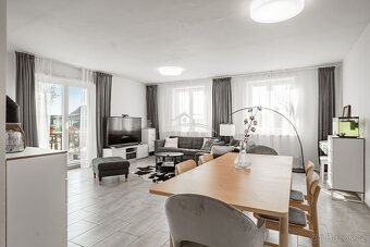 Prodej rodinného domu 6+kk s autodílnou – Šimanov, 9 km od J - 2