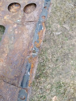 Plech pod nádrž Škoda 100 - 2