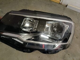 Přední levý halogenový světlomet VW t6 - 2