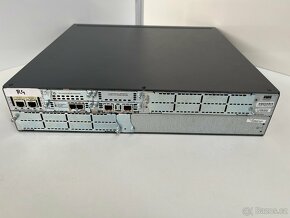 Kvalitní router Cisco 2811 - 2