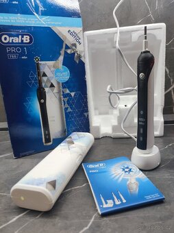 Elektrický zubní kartáček Oral-B - 2