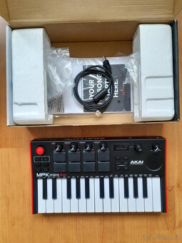 Akai MPK Mini Play Mk3 - 2