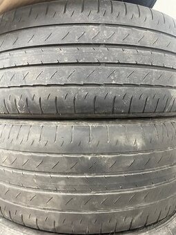 2ks Dunlop 225/45R18 4mm - 2