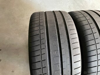 prodám letní pneumatiky 255/35/18 Vredestein dva kusy - 2