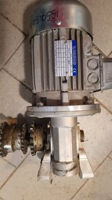 Elektromotor s převodovkou - 2