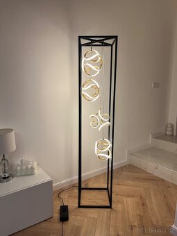 Stojící luxusní led lampa - 2