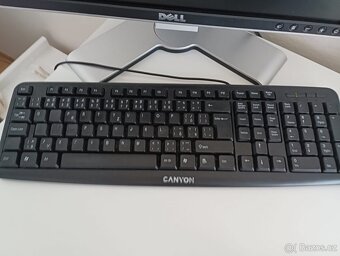 Dell monitor, klavesnice a bedna - 2