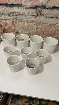 Bílé obaly na květináče Ikea - 2