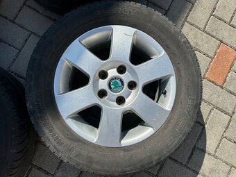 Alu kola Škoda 15" s letními pneu Michelin + 1 pneumatika - 2