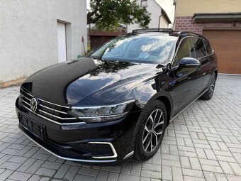 VW Passat GTE 1.4 TSi 115Kw/DSG/Virtual/Head-Up/Tažný/Pano - 2