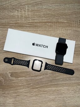 Apple Watch SE 2023 40 mm - 99% baterie, záruka - 2