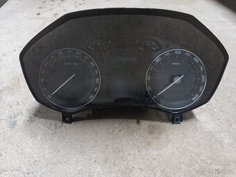 Škoda Octavia II 2.0 FSI - Budíky - 2