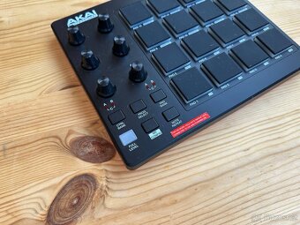 Akai MPD218 – plně funkční, dobrý stav - 2